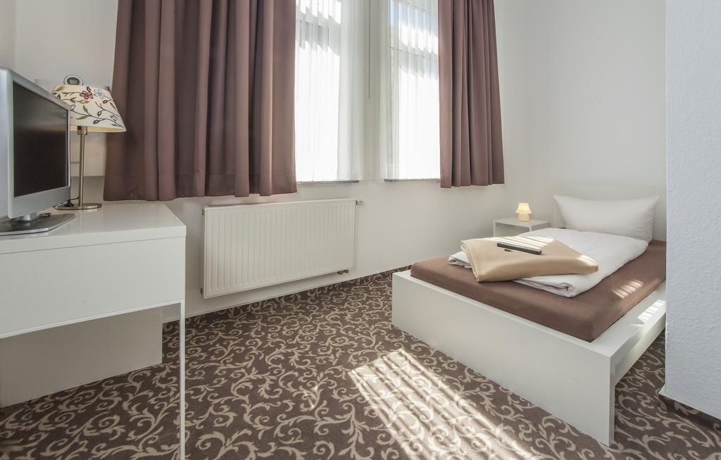 Pension Lok-Inn Walluf Oda fotoğraf